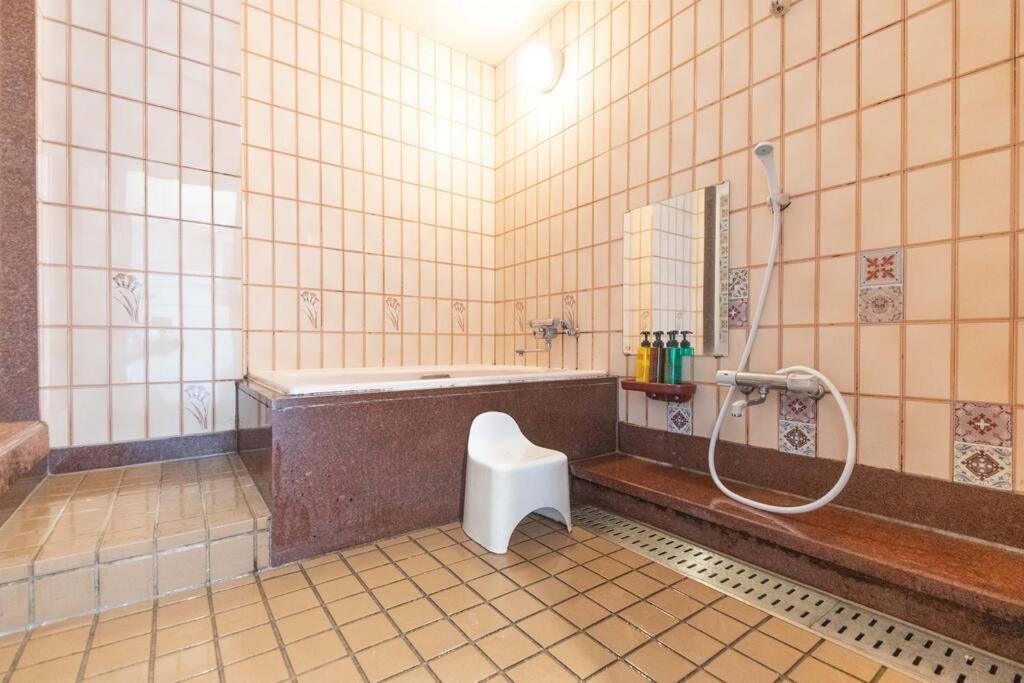 Sanacion Motomachi 7 なんばで150平米の広々空間 最大14名 Netflix見れます Apartment Osaka Bagian luar foto