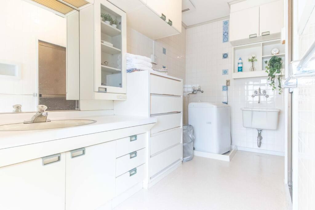 Sanacion Motomachi 7 なんばで150平米の広々空間 最大14名 Netflix見れます Apartment Osaka Bagian luar foto